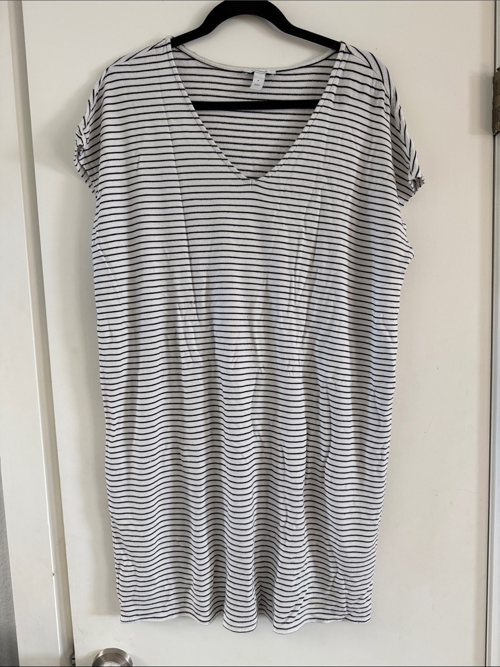 Daily Ritual White V-Neck Stripe Tunic with Black Lines